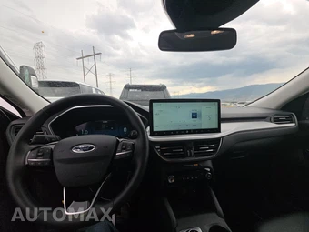 2025 Ford Escape Platinum - miniatura 11