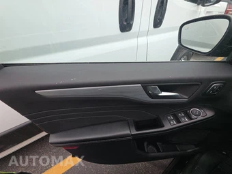 2025 Ford Escape Platinum - miniatura 9