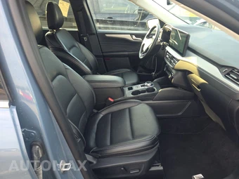2025 Ford Escape Platinum - miniatura 8