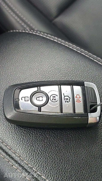 2025 Ford Escape Platinum - miniatura 18
