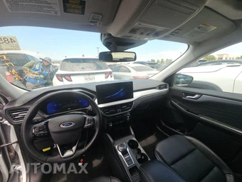 2025 Ford Escape Platinum - miniatura 11