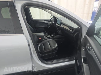 2025 Ford Escape Platinum - miniatura 8
