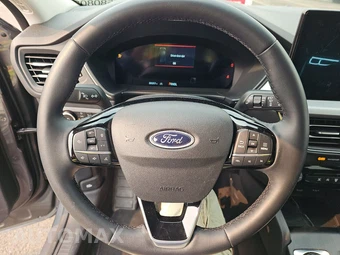 2025 Ford Escape Platinum - miniatura 10