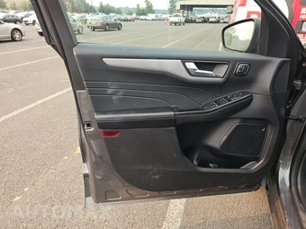 2025 Ford Escape Platinum - miniatura 9