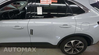2025 Ford Escape Platinum - miniatura 26