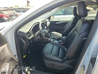 2025 Ford Escape Platinum - miniatura 7