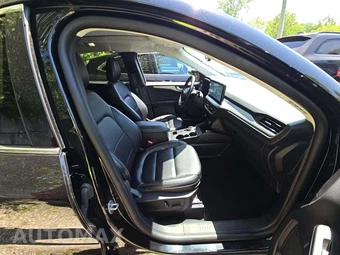 2025 Ford Escape Platinum - miniatura 18