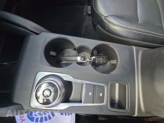 2025 Ford Escape Platinum - miniatura 5