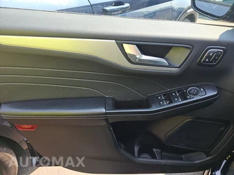 2025 Ford Escape Platinum - miniatura 15