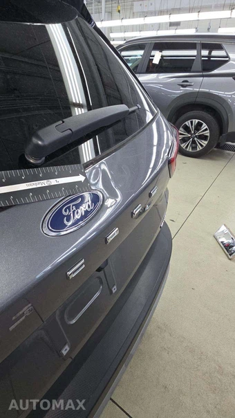 2025 Ford Escape Platinum – miniatura 26