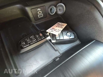 2025 Ford Escape Platinum - miniatura 5