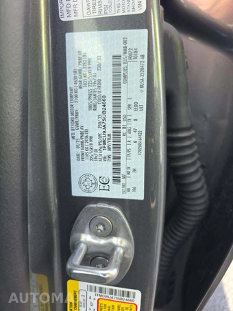 2025 Ford Escape Platinum - miniatura 2