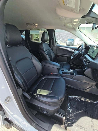 2025 Ford Escape Platinum - miniatura 15