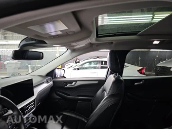 2025 Ford Escape Platinum - miniatura 14