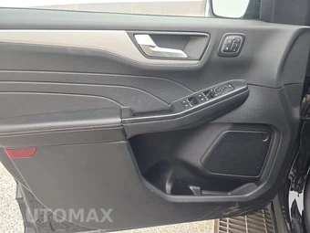 2025 Ford Escape Platinum - miniatura 9