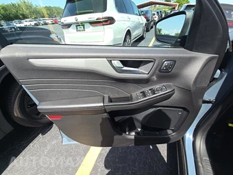 2025 Ford Escape Platinum - miniatura 15