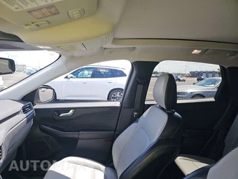 2025 Ford Escape Platinum - miniatura 14