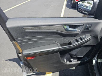 2025 Ford Escape Platinum - miniatura 9