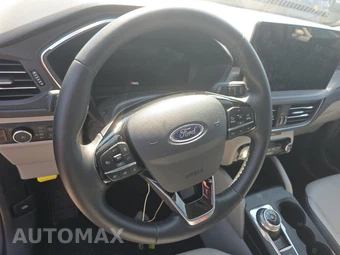 2025 Ford Escape Platinum – miniatura 10