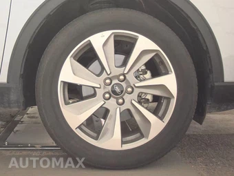 2025 Ford Escape Platinum - miniatura 10