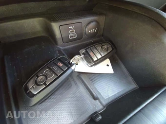 2025 Ford Escape Platinum – miniatura 5