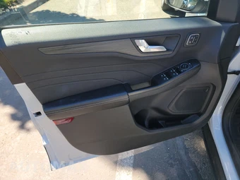 2025 Ford Escape Platinum - miniatura 15