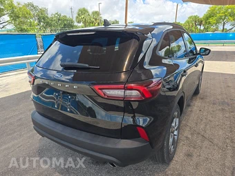2025 Ford Escape ST-Line - miniatura 4