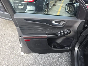 2025 Ford Escape ST-Line - miniatura 14