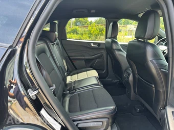 2025 Ford Escape ST-Line - miniatura 16