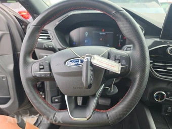2025 Ford Escape ST-Line - miniatura 10