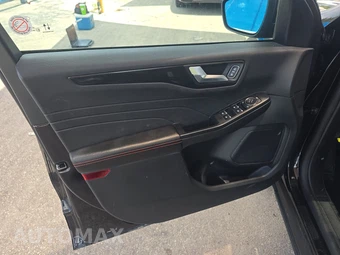 2025 Ford Escape ST-Line - miniatura 9