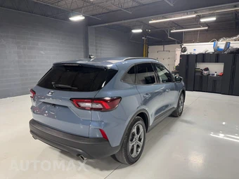 2025 Ford Escape ST-Line - miniatura 3