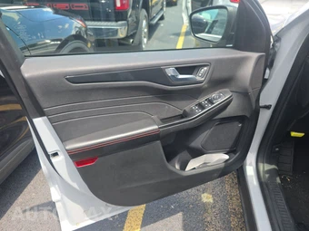 2025 Ford Escape ST-Line - miniatura 15