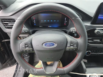2025 Ford Escape ST-Line - miniatura 10
