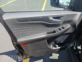 2025 Ford Escape ST-Line - miniatura 9