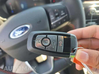 2025 Ford Escape ST-Line - miniatura 8