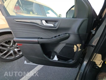 2025 Ford Escape ST-Line – miniatura 15
