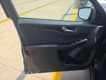 2025 Ford Escape ST-Line - miniatura 9
