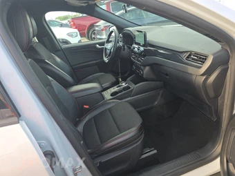 2025 Ford Escape ST-Line - miniatura 14