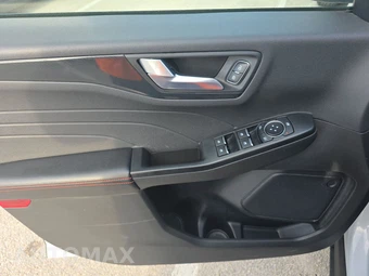 2025 Ford Escape ST-Line - miniatura 15