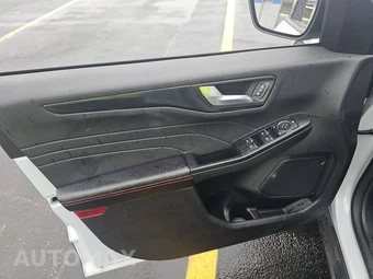 2025 Ford Escape ST-Line - miniatura 9