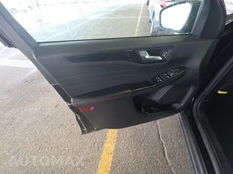 2025 Ford Escape ST-Line - miniatura 15