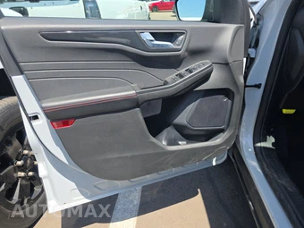 2025 Ford Escape ST-Line - miniatura 15