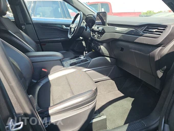 2025 Ford Escape ST-Line - miniatura 8
