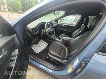 2025 Ford Escape ST-Line - miniatura 6