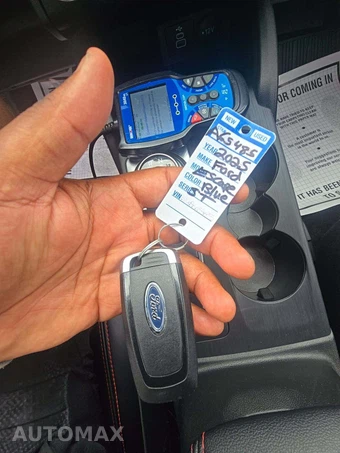 2025 Ford Escape ST-Line - miniatura 8