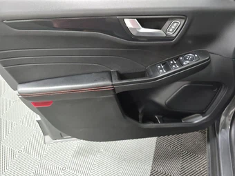 2025 Ford Escape ST-Line – miniatura 9
