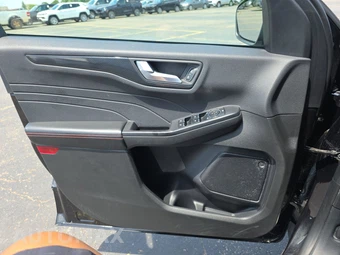 2025 Ford Escape ST-Line - miniatura 15