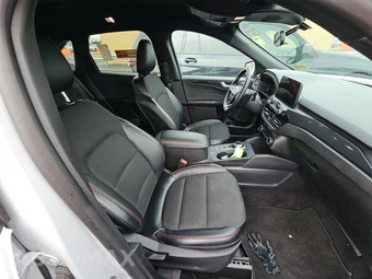 2025 Ford Escape ST-Line - miniatura 14