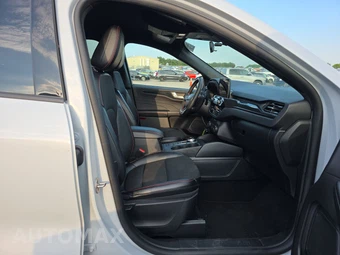 2025 Ford Escape ST-Line - miniatura 14